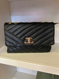 Alina’s Cross body bag with gold chain
